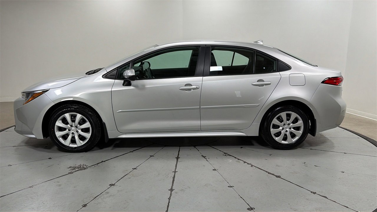 Certified 2025 Toyota Corolla LE image 8