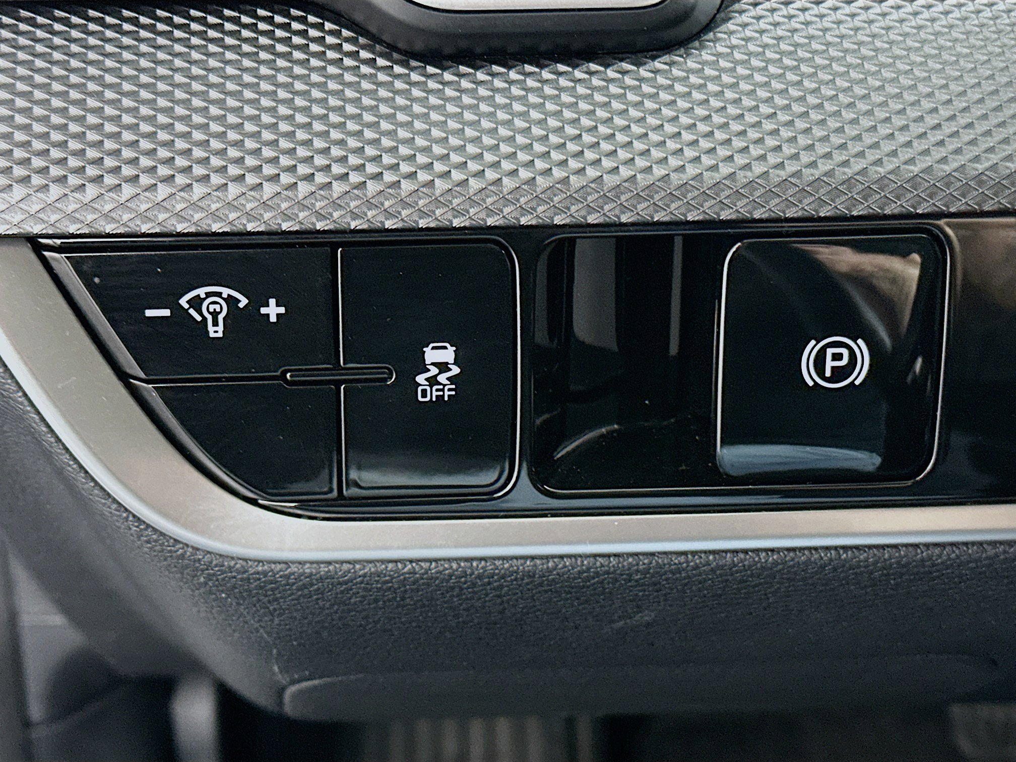 Used 2025 Kia Sportage LX image 17