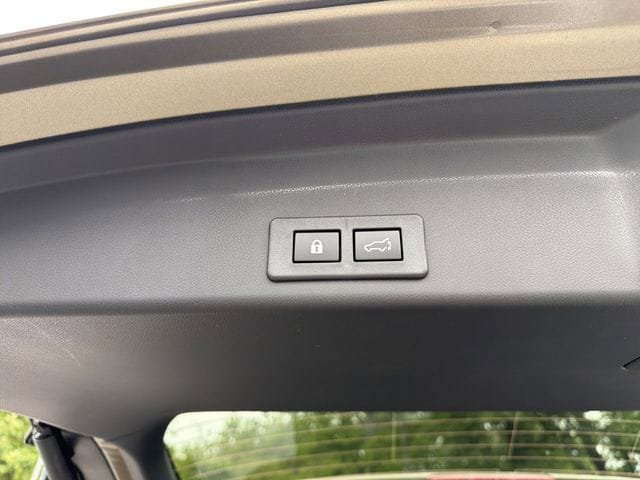 New 2026 Subaru Ascent Limited AWD/4WD image 16