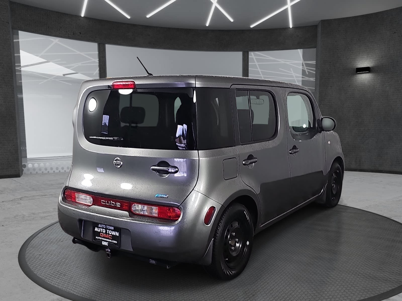 Used 2013 Nissan Cube FWD image 5