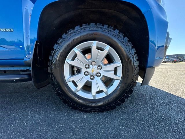 Used 2021 Chevrolet Colorado LT w/ LT Convenience Package AWD/4WD image 3