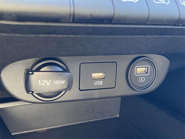 Used 2023 Hyundai Elantra SE image 27