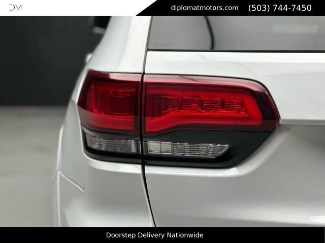 Used 2020 Jeep Grand Cherokee SRT AWD/4WD image 15