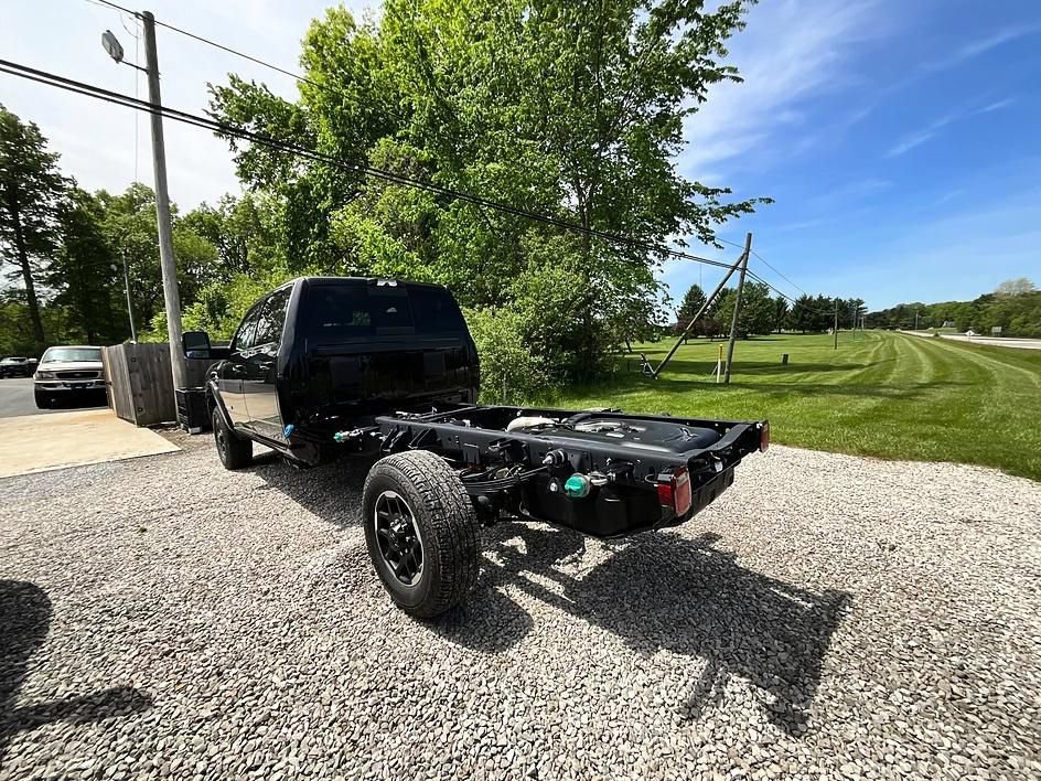 New 2026 RAM 3500 Big Horn w/ Laramie Trim Package AWD/4WD image 7