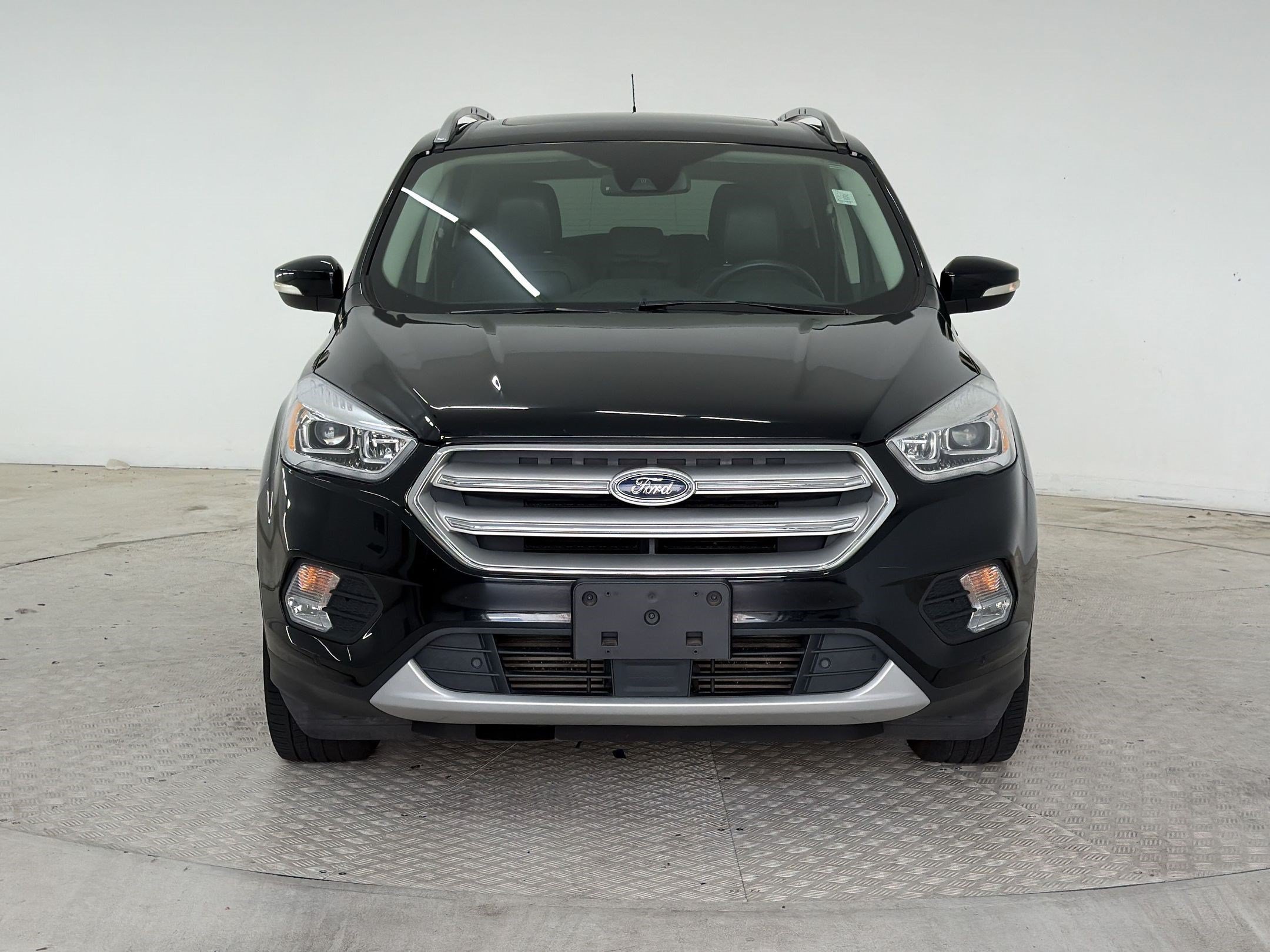 Used 2018 Ford Escape Titanium w/ Ford Safe & Smart Package FWD image 6