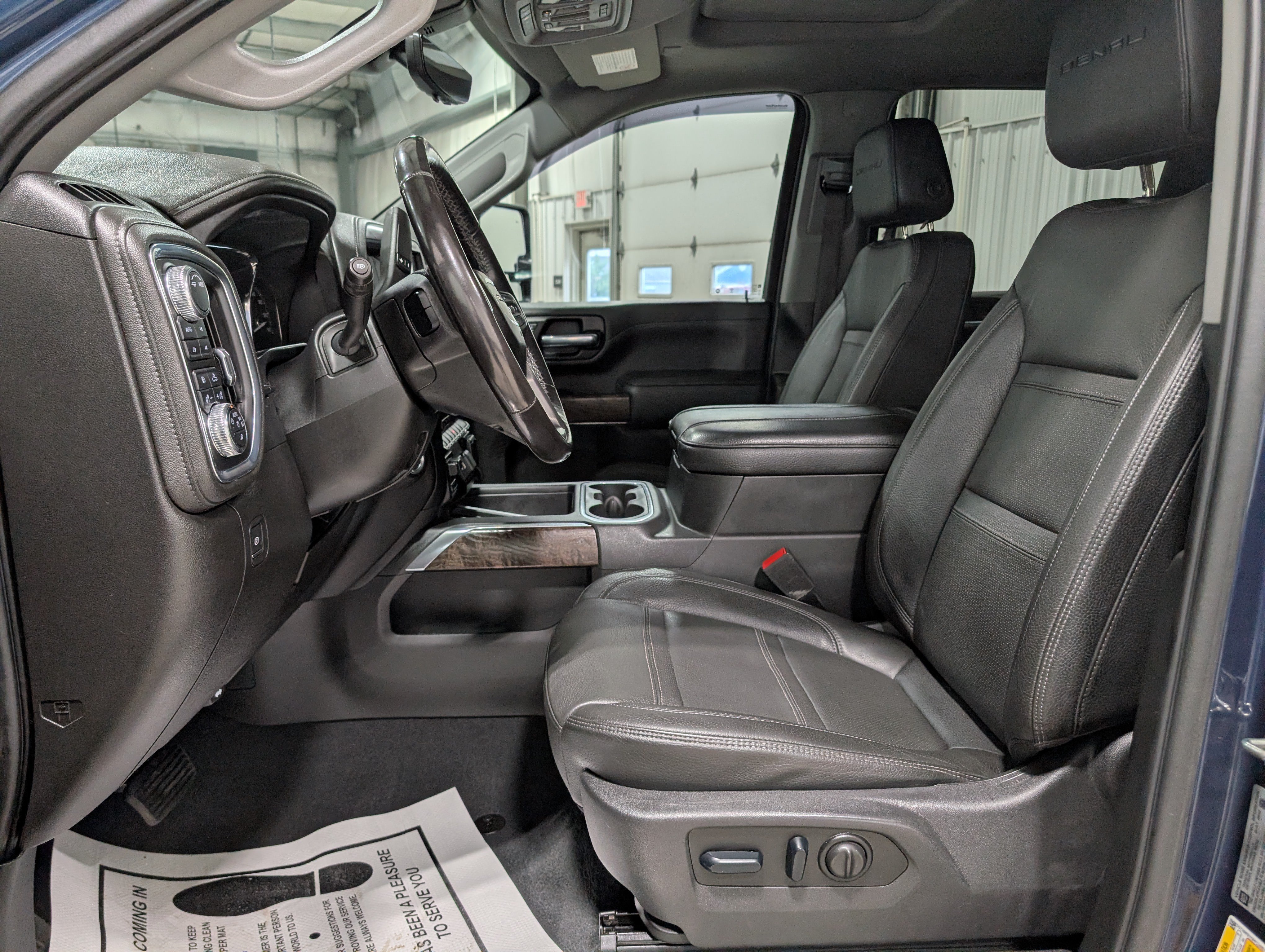 Used 2023 GMC Sierra 2500 Denali w/ Denali Ultimate Package AWD/4WD image 14