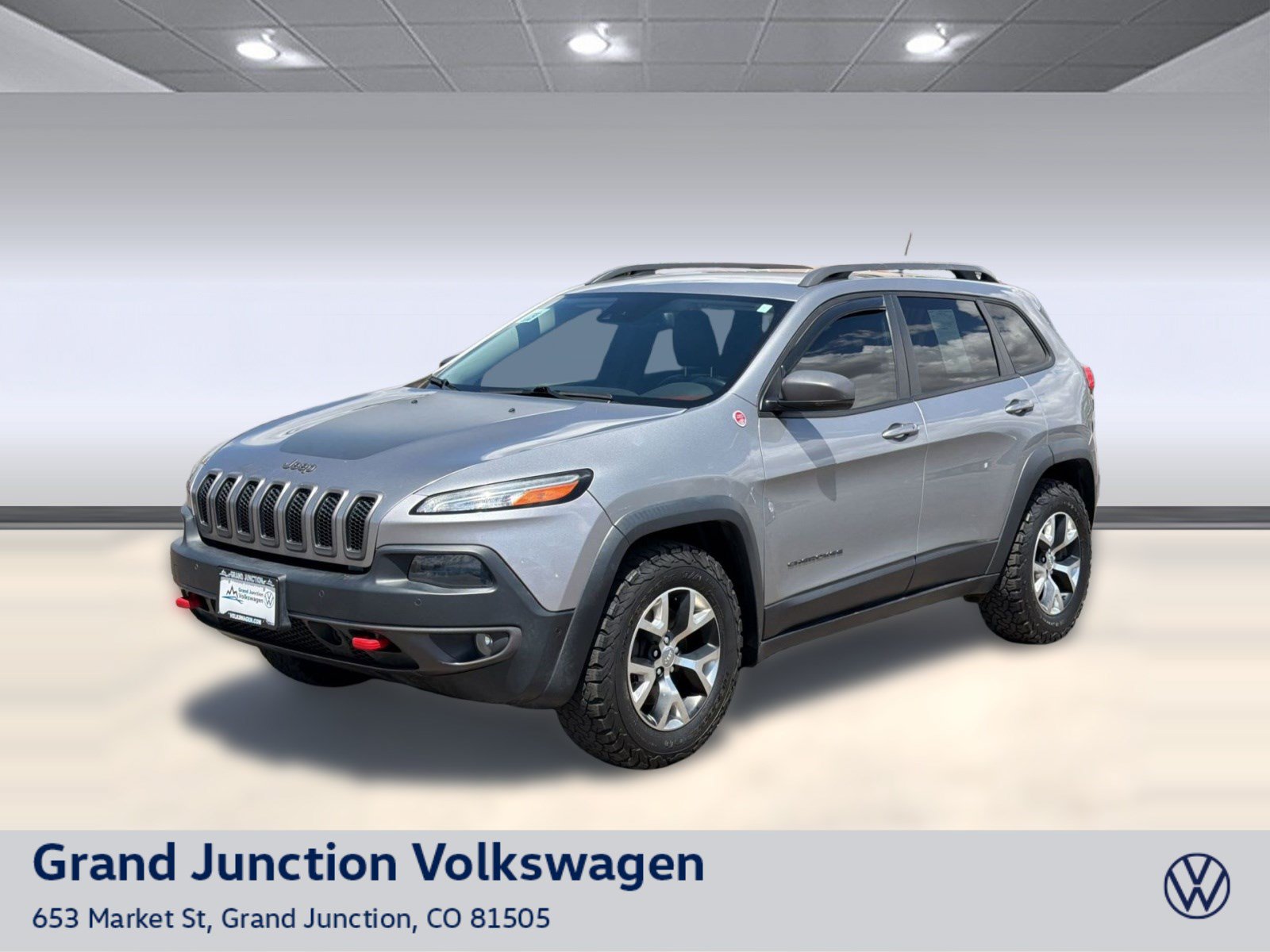 Used 2017 Jeep Cherokee Trailhawk AWD/4WD image 1