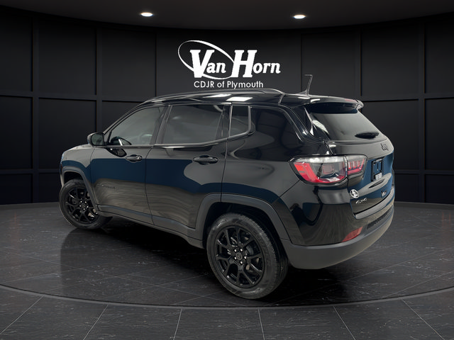 Used 2025 Jeep Compass Latitude w/ Altitude Special Edition AWD/4WD image 5