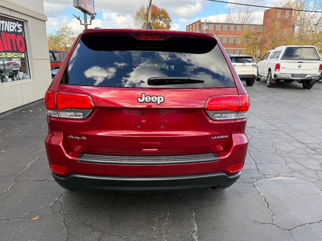 Used 2015 Jeep Grand Cherokee Laredo w/ Quick Order Package 23E AWD/4WD image 5