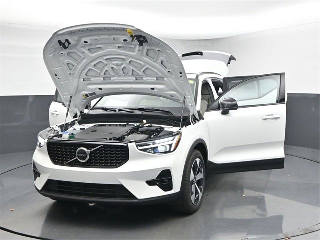 New 2026 Volvo XC40 B5 Plus w/ Protection Package Premier image 53