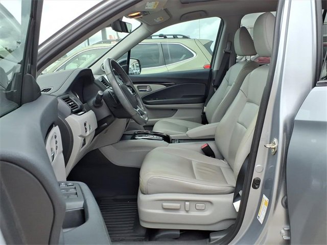 Used 2020 Honda Pilot Touring image 14