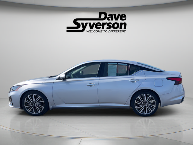 Used 2025 Nissan Altima 2.5 SL FWD image 2