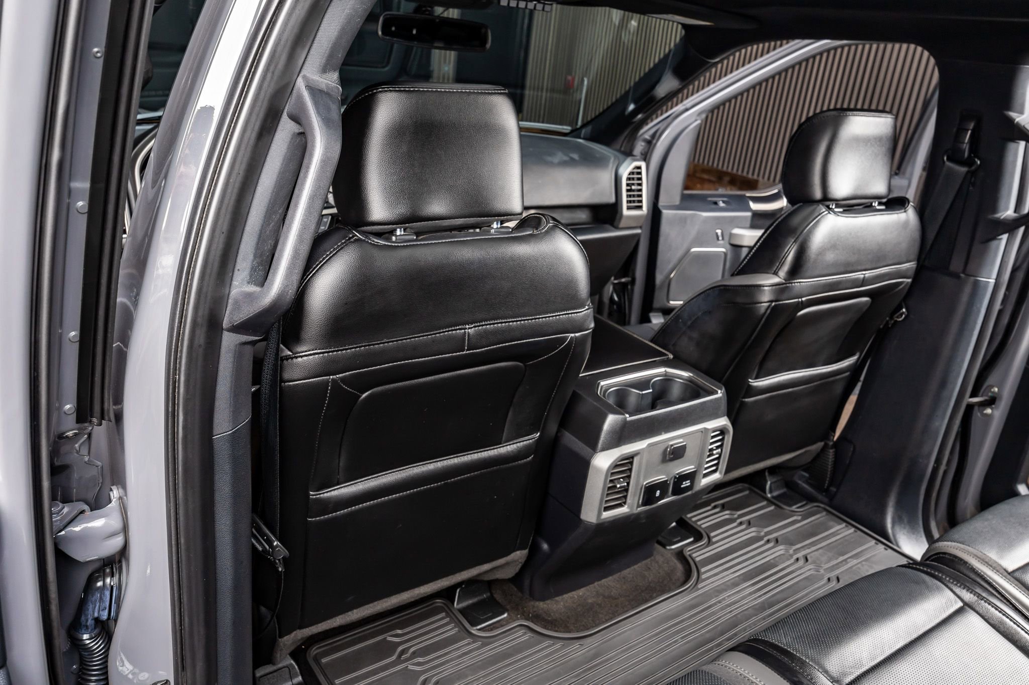 Used 2020 Ford F150 Raptor w/ Equipment Group 802A Luxury image 31