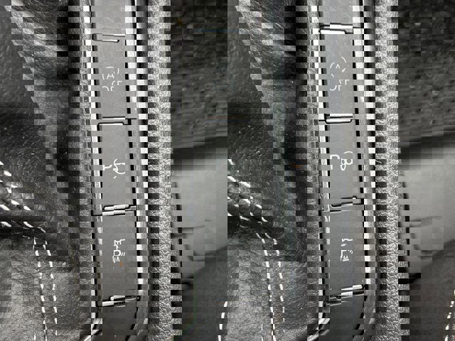 Used 2022 Volkswagen Tiguan SEL R-Line image 28