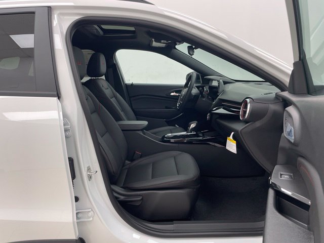 New 2026 Chevrolet Trax RS w/ Sunroof Package FWD image 15