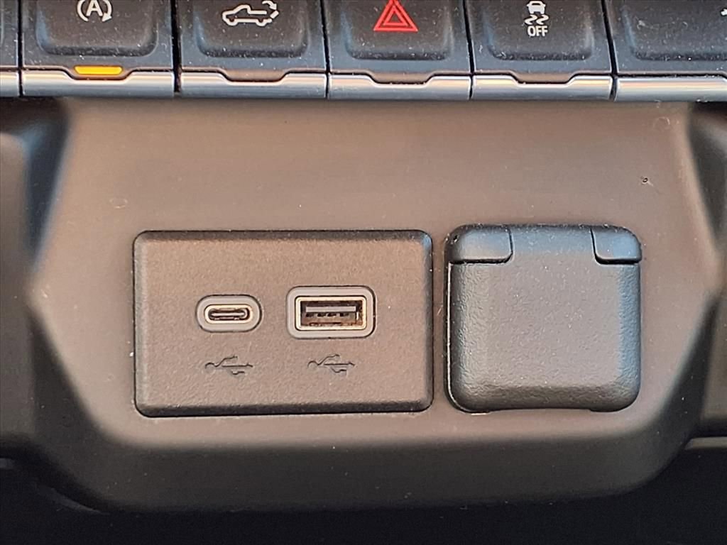 Used 2023 Chevrolet Silverado 1500 Custom Trail Boss image 17