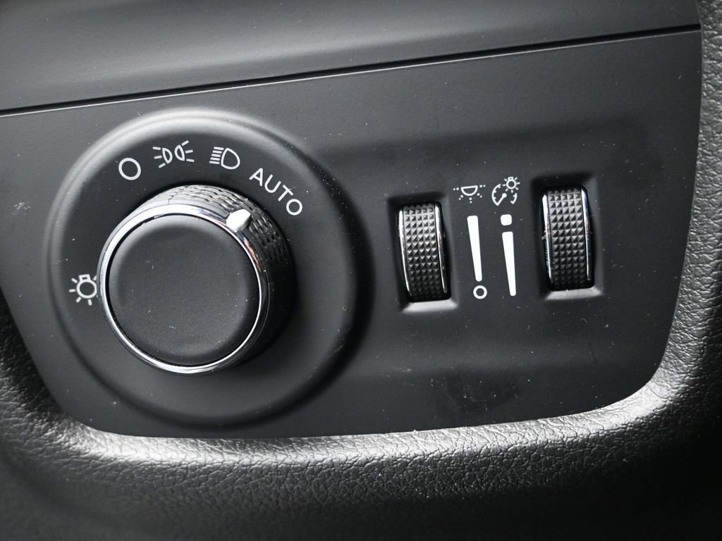 Used 2022 Jeep Grand Cherokee Altitude RWD image 14