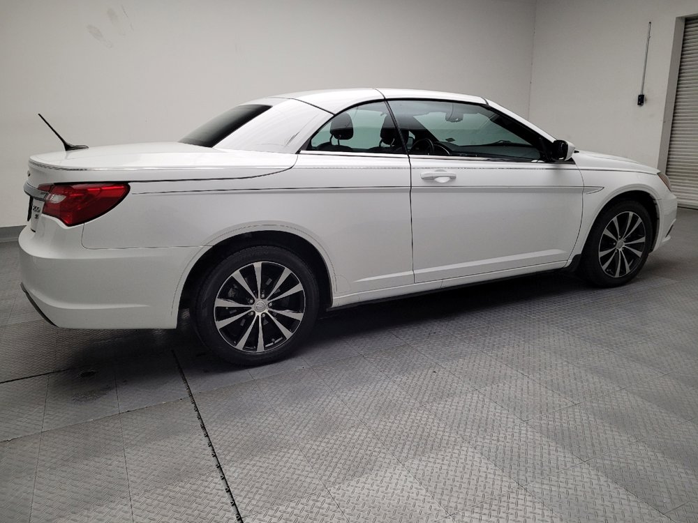 Used 2014 Chrysler 200 S FWD image 10