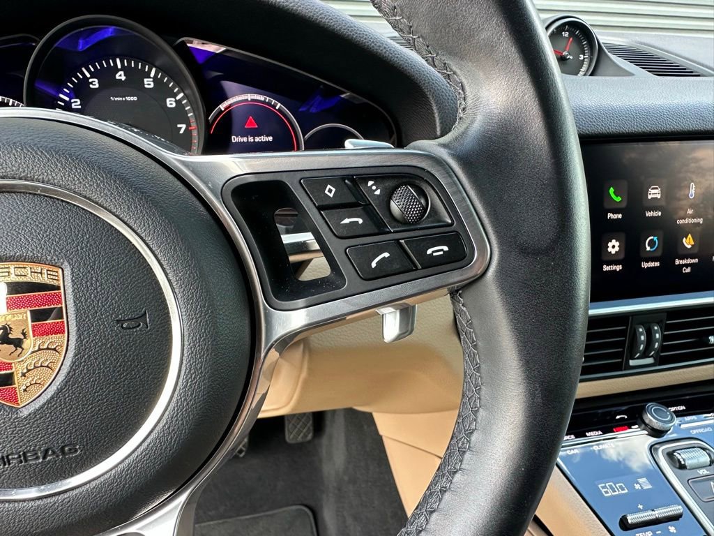 Certified 2023 Porsche Cayenne Platinum Edition image 17