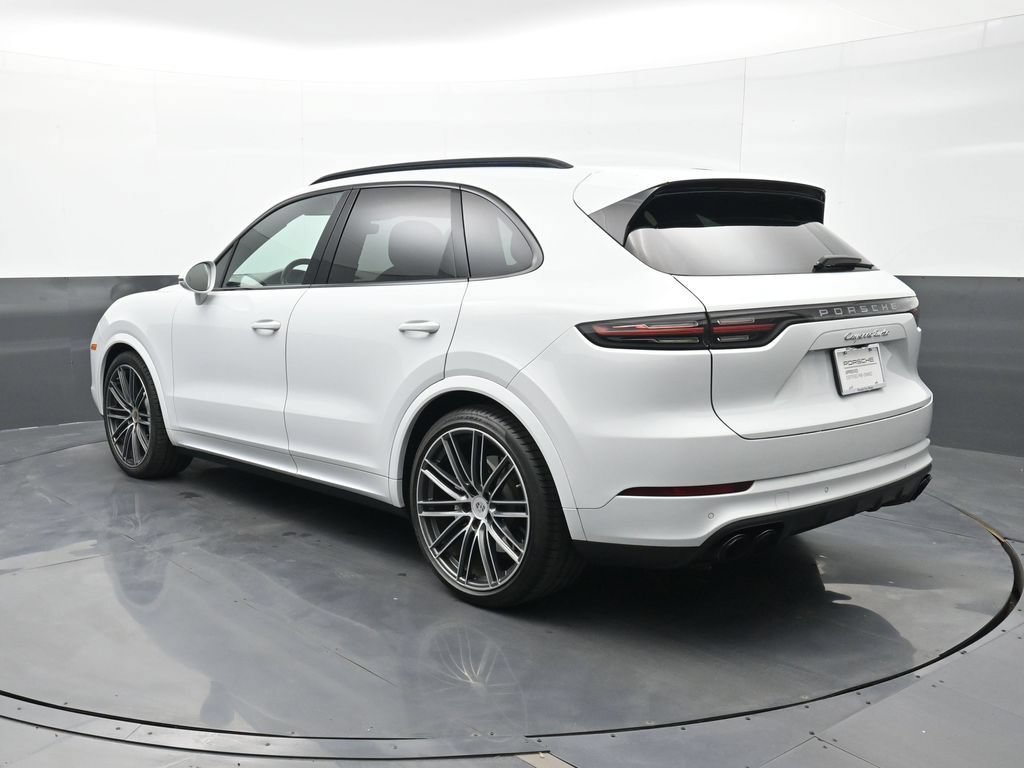 Certified 2021 Porsche Cayenne Turbo AWD/4WD image 3