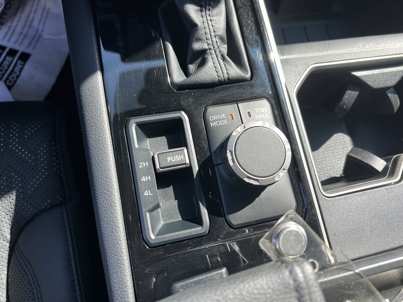 Used 2025 Toyota Tundra Limited AWD/4WD image 29