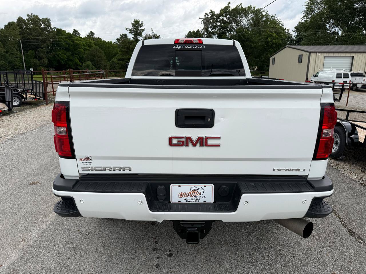 Used 2016 GMC Sierra 2500 Denali w/ Duramax Plus Package AWD/4WD image 4