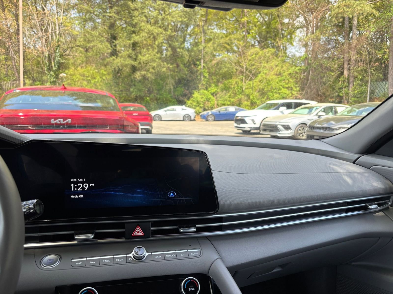 Used 2025 Hyundai Elantra SEL FWD image 37