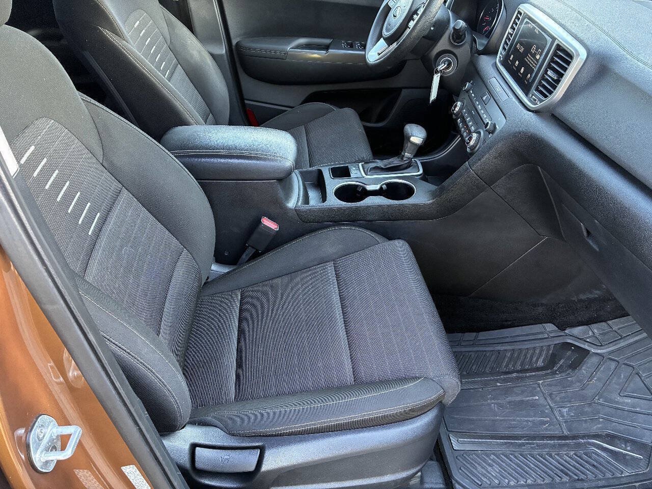 Used 2020 Kia Sportage LX w/ LX Popular Package FWD image 7