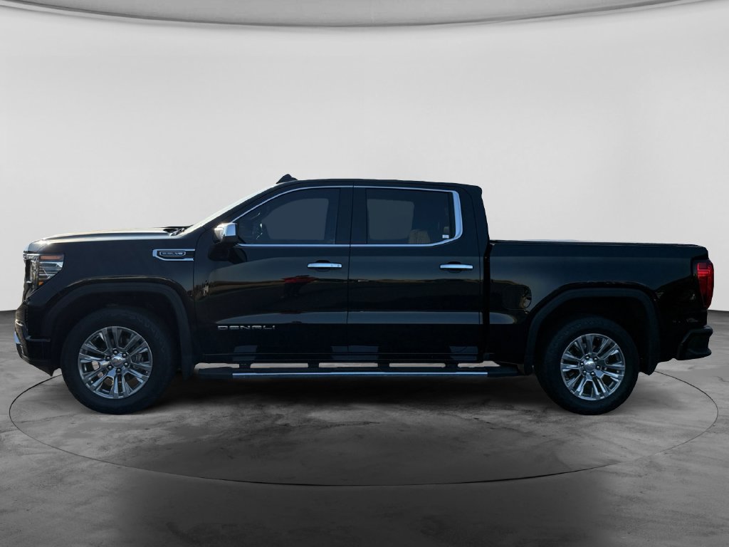 Used 2023 GMC Sierra 1500 Denali w/ Technology Package AWD/4WD image 7