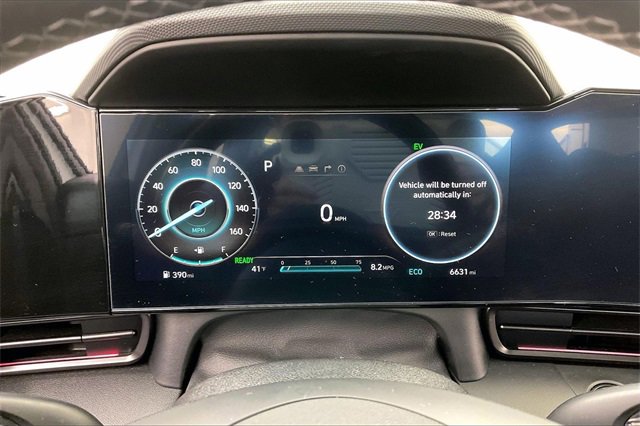 Used 2025 Hyundai Elantra SEL image 24