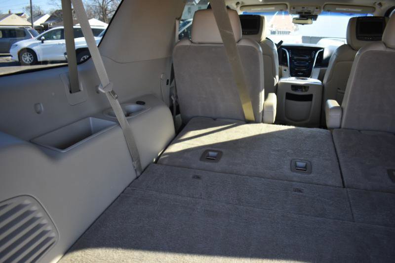 Used 2019 Cadillac Escalade ESV Luxury image 12