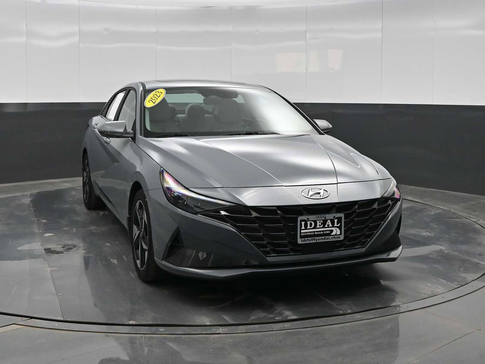 Used 2023 Hyundai Elantra Limited video 2