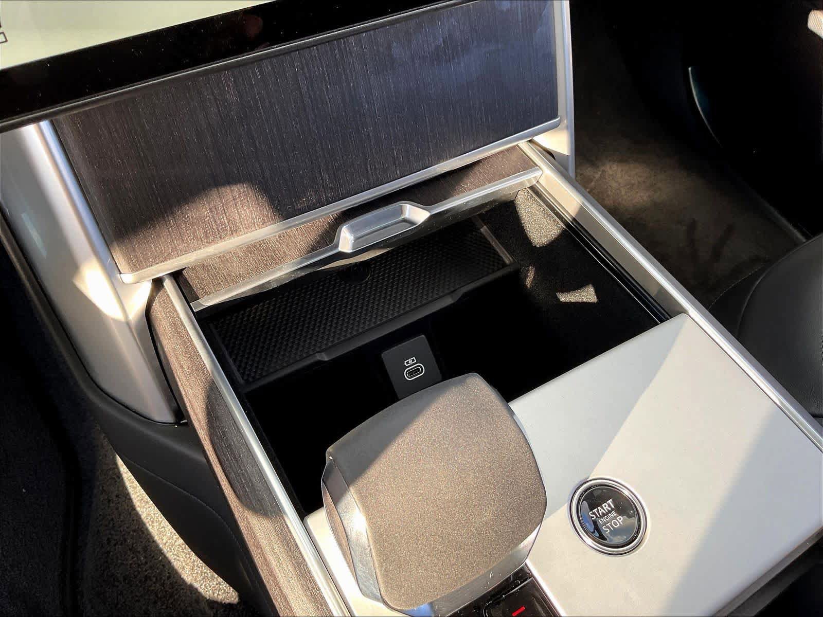 New 2025 Land Rover Range Rover SE image 23