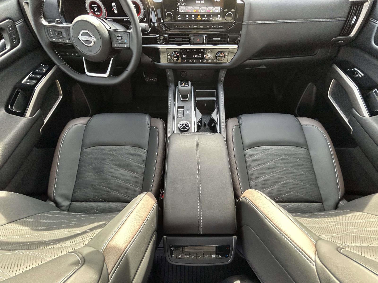 Used 2025 Nissan Pathfinder Platinum w/ Cargo Package image 13