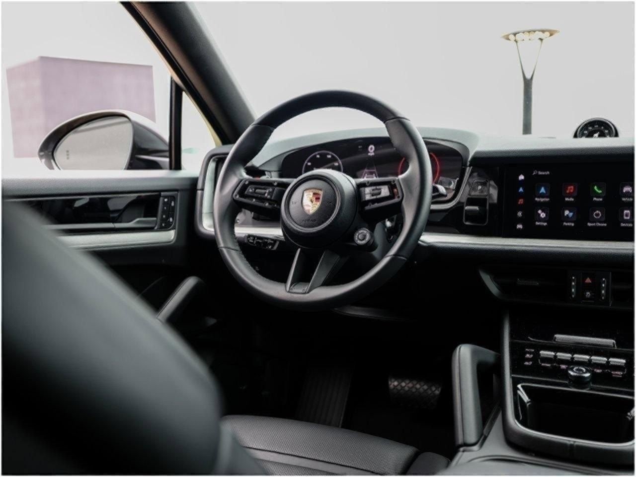 Certified 2025 Porsche Cayenne Coupe image 25