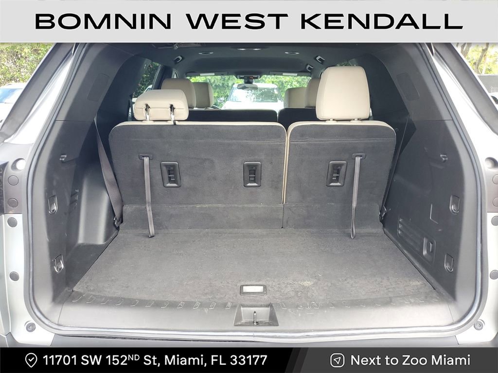 Used 2023 Chevrolet Traverse LS image 12