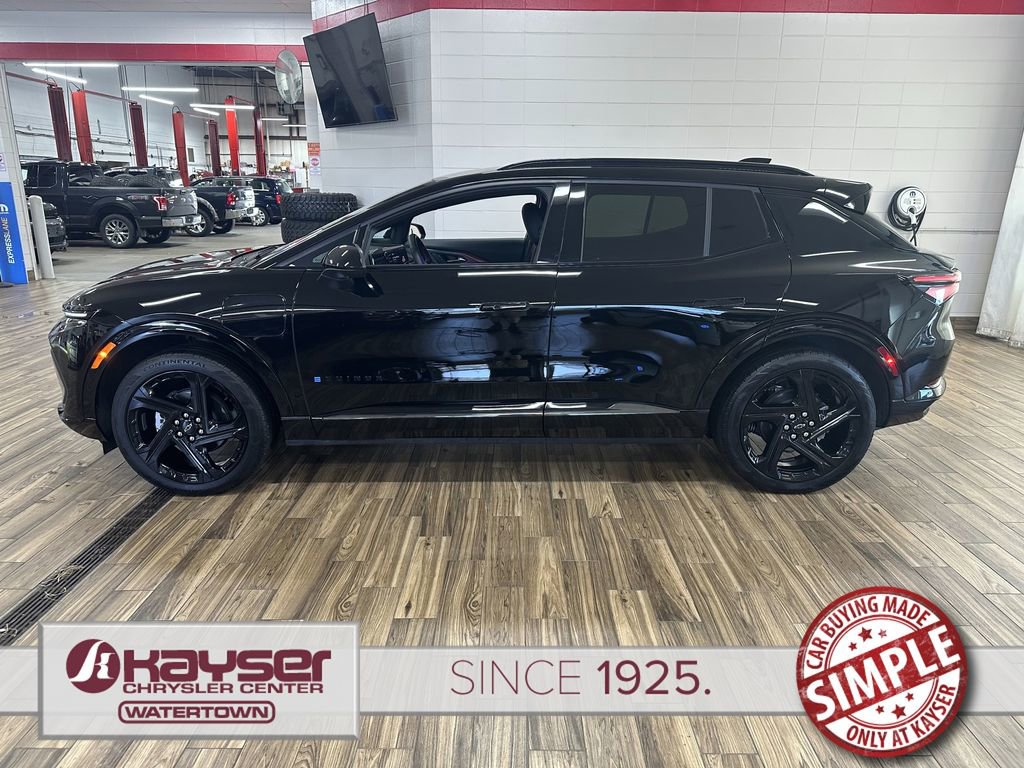 Used 2024 Chevrolet Equinox EV RS image 2