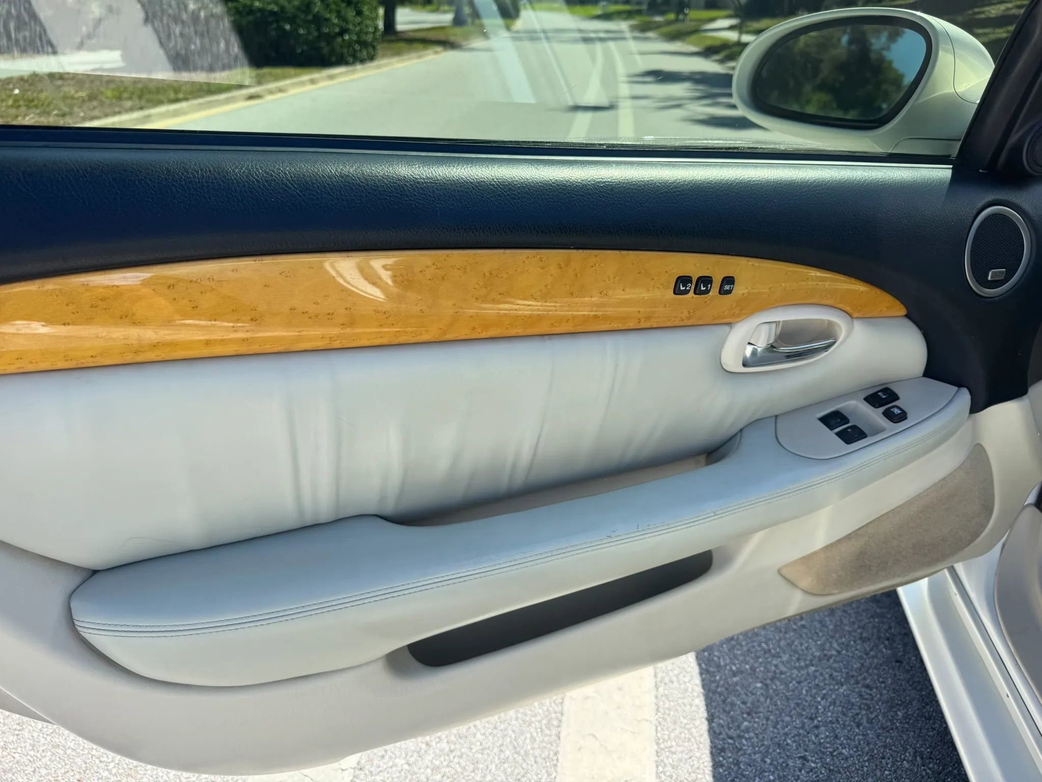 Used 2003 Lexus SC 430 Convertible image 19