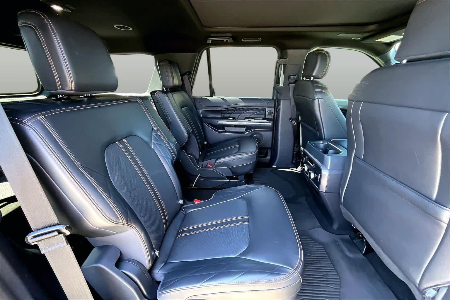 Used 2024 Ford Expedition Platinum RWD image 20