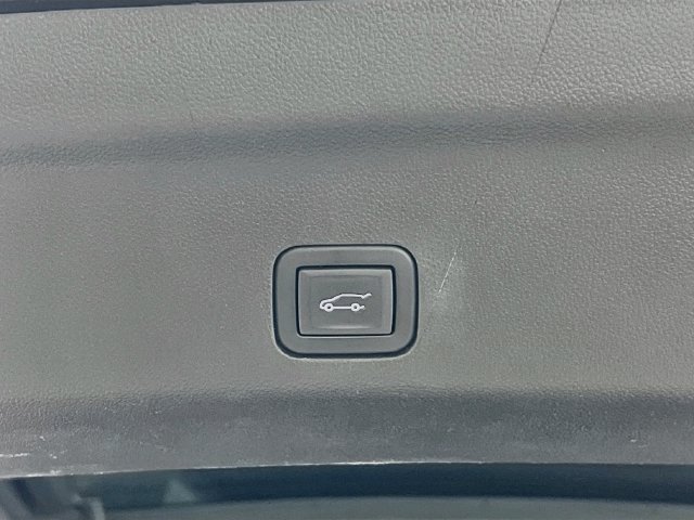 Used 2023 GMC Yukon AT4 w/ AT4 Premium Package AWD/4WD image 30