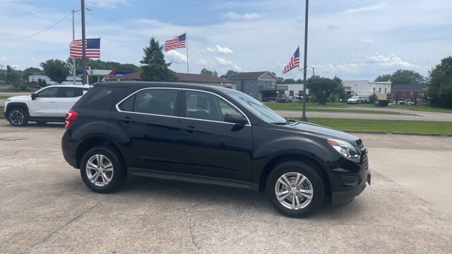 Used 2017 Chevrolet Equinox LS FWD image 2