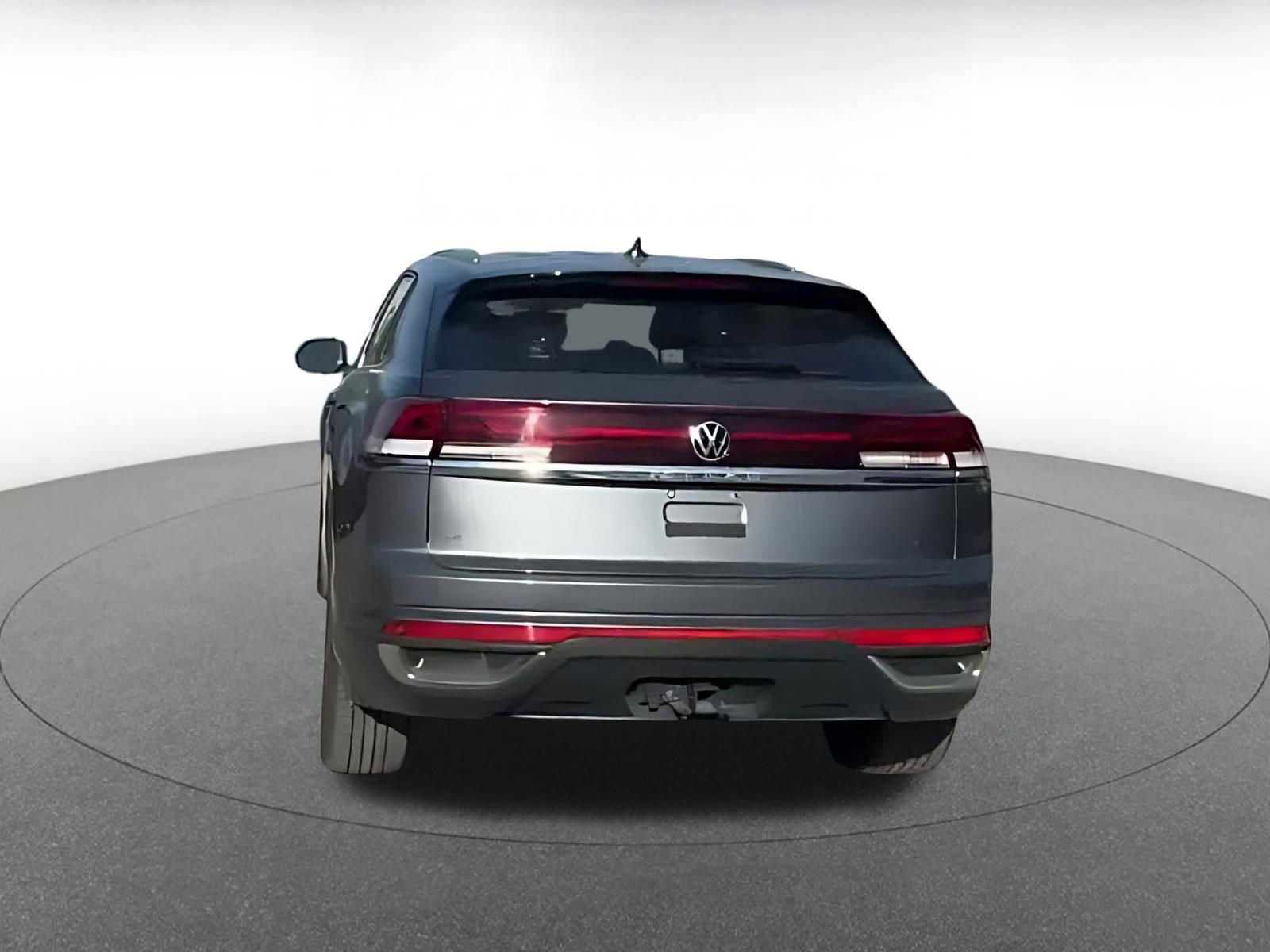 Used 2025 Volkswagen Atlas Cross Sport SE image 10