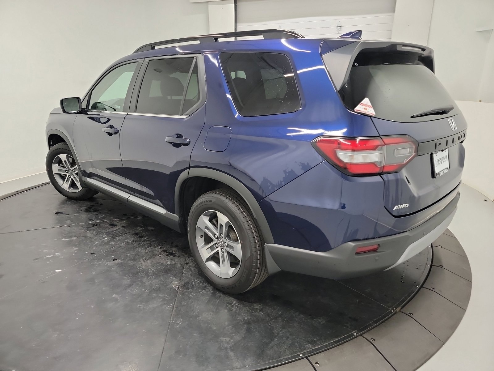Certified 2024 Honda Pilot EX-L image 9