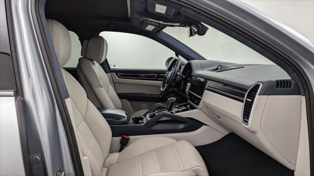 Used 2021 Porsche Cayenne GTS w/ Premium Package Plus image 16