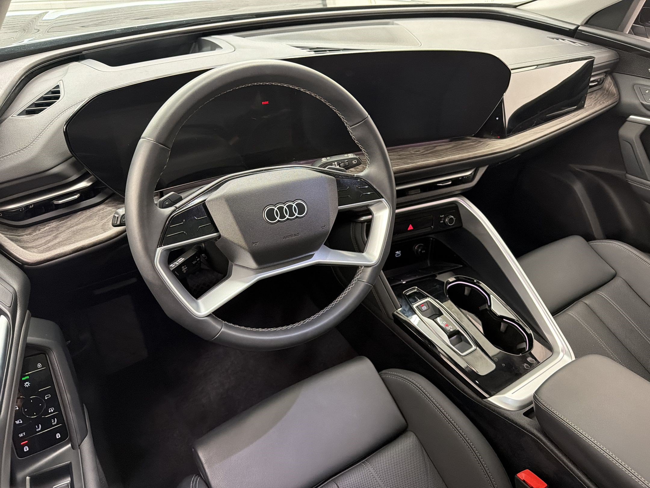 Used 2025 Audi Q5 Premium Plus w/ Premium Plus AWD/4WD image 4