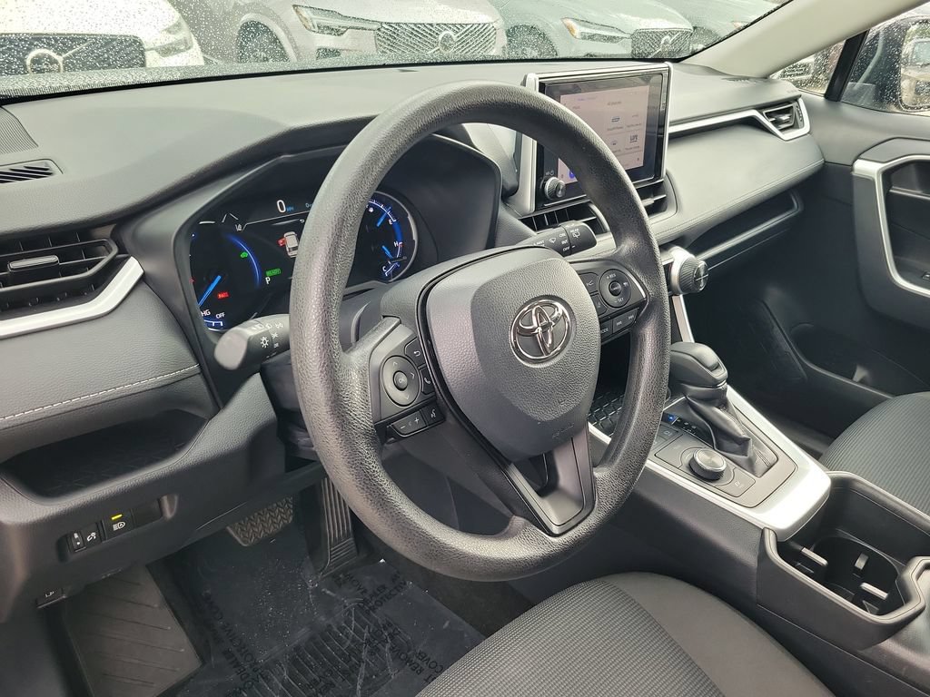 Used 2025 Toyota RAV4 LE AWD/4WD image 18