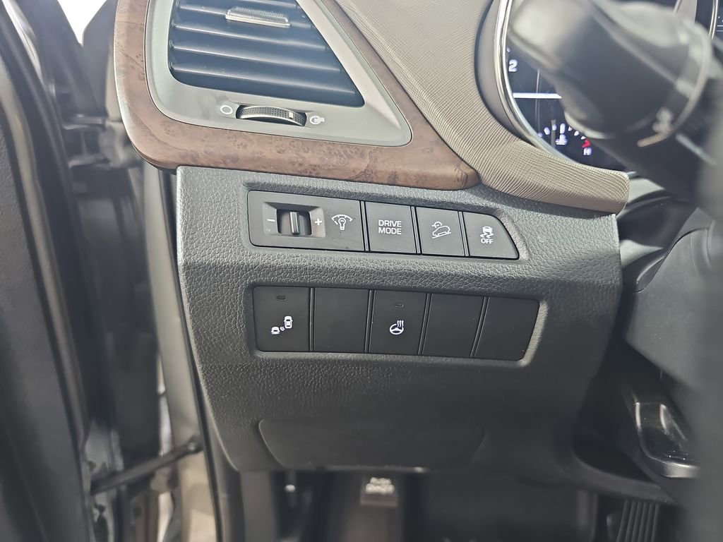 Used 2018 Hyundai Santa Fe Sport w/ 2.4L Tech Package 04 FWD image 30