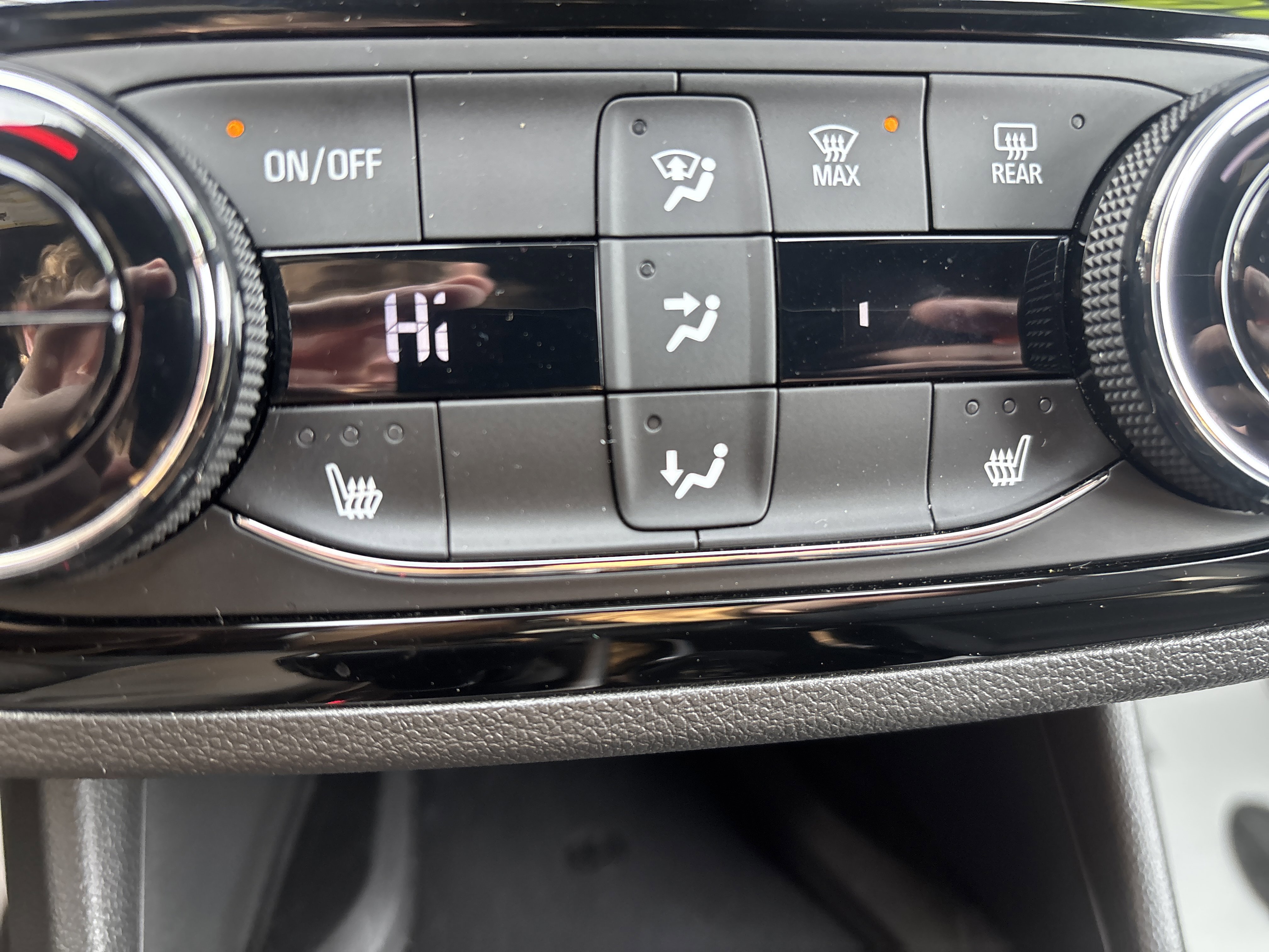 Used 2024 Buick Envista Sport Touring w/ Convenience I Package image 28