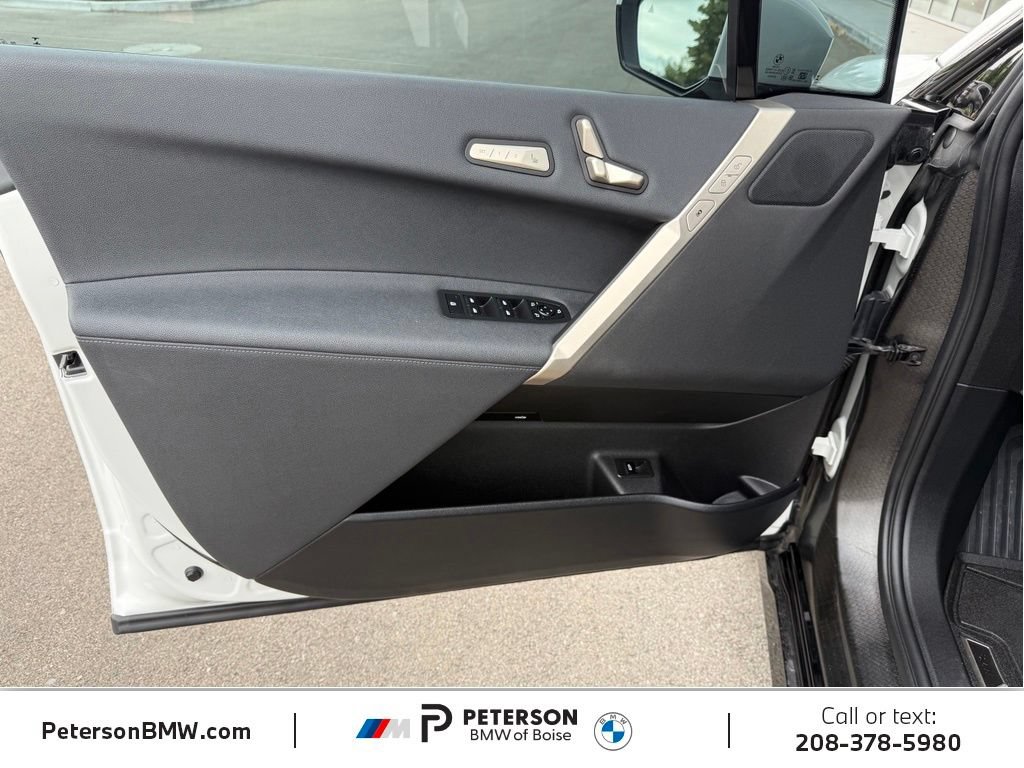 Used 2023 BMW iX xDrive50 w/ Sport Package AWD/4WD image 14
