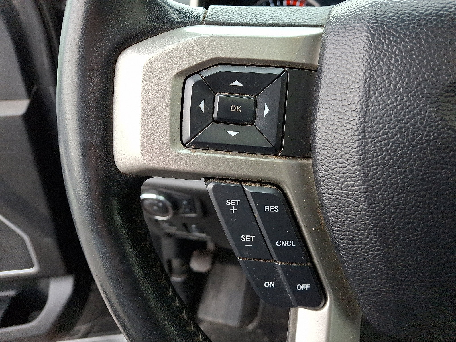 Certified 2020 Ford F350 Lariat image 23